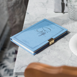 Una carta diario que se abre con llave. El restaurante Gigi por Ele y Uve 